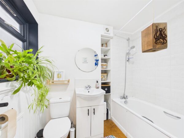 West Green Road, London