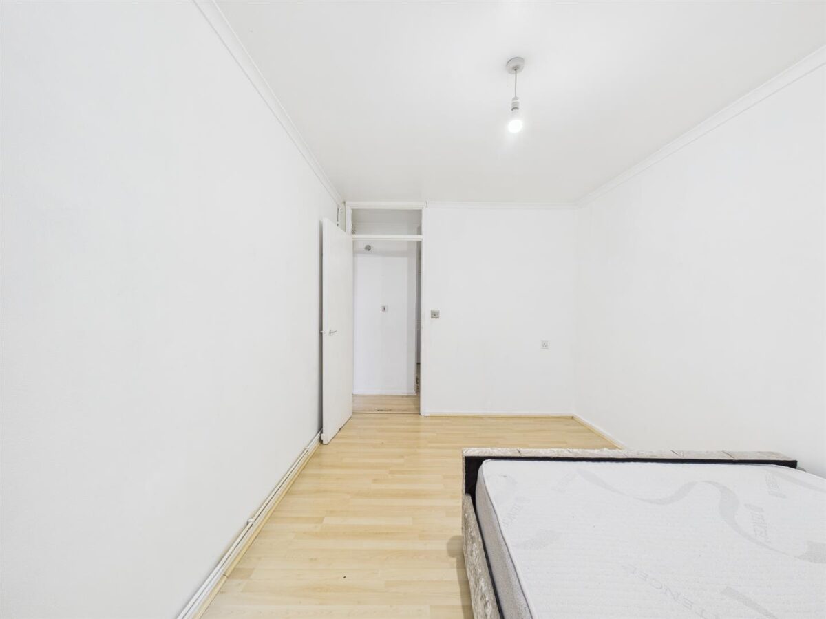 Erskine Crescent, London