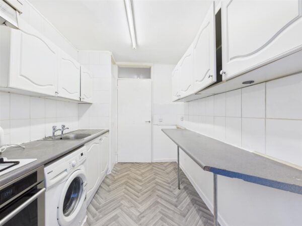 Erskine Crescent, London