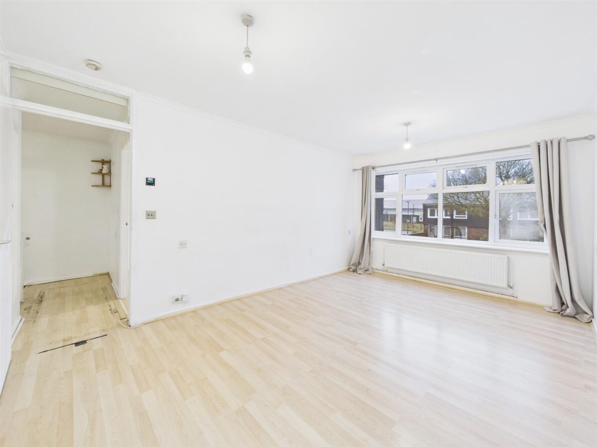 Erskine Crescent, London