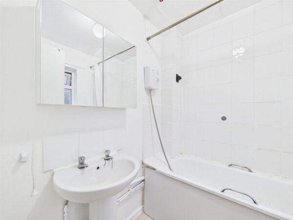 Erskine Crescent, London