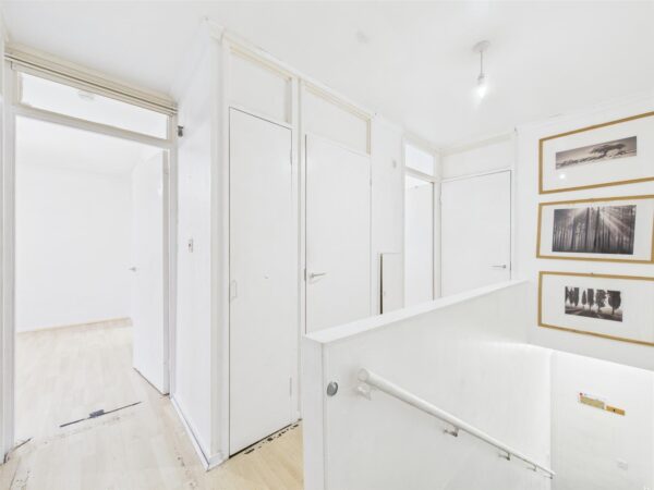 Erskine Crescent, London