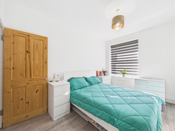 Lynmouth Road, London