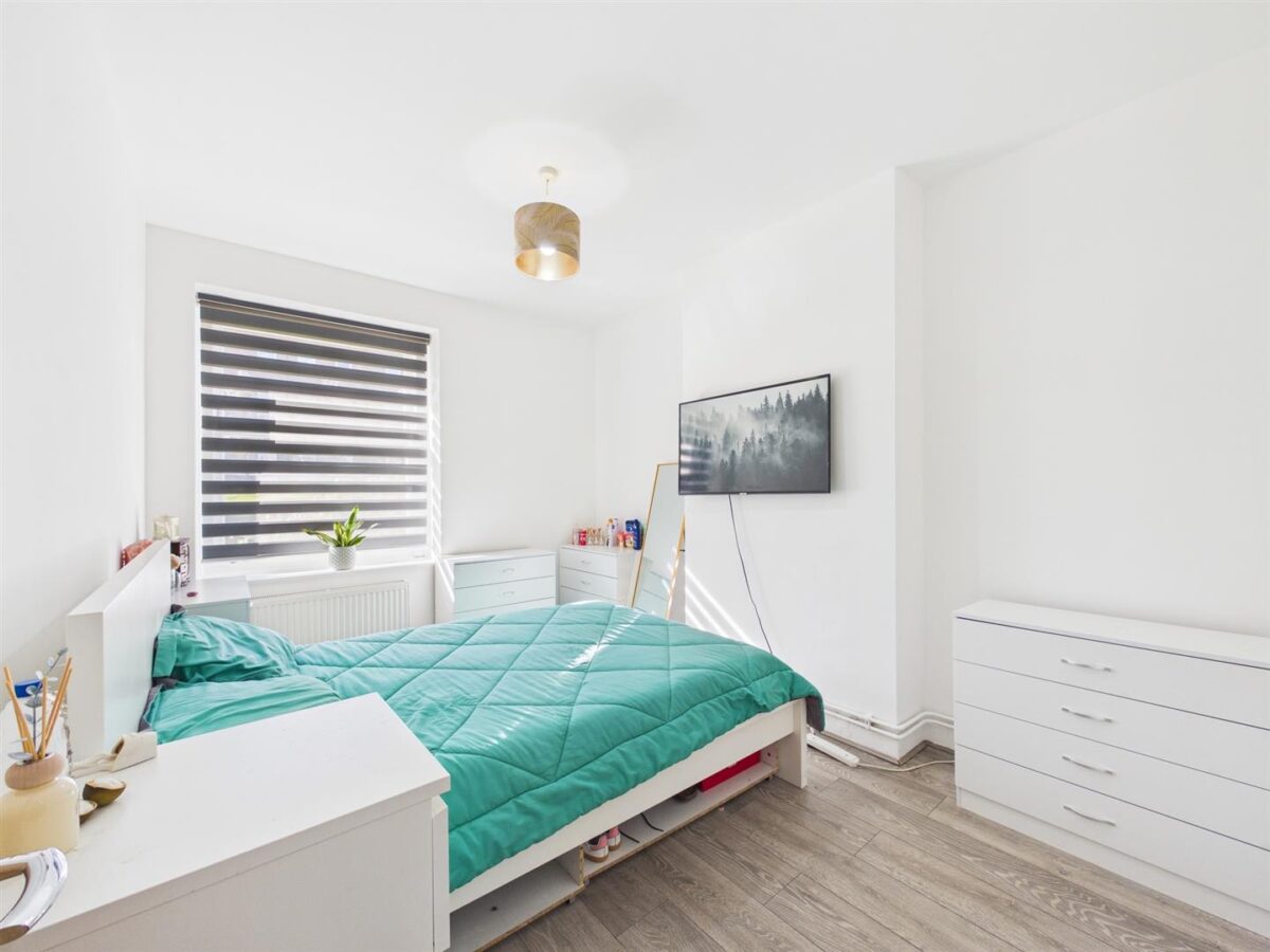 Lynmouth Road, London