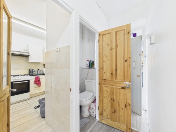 Lynmouth Road, London