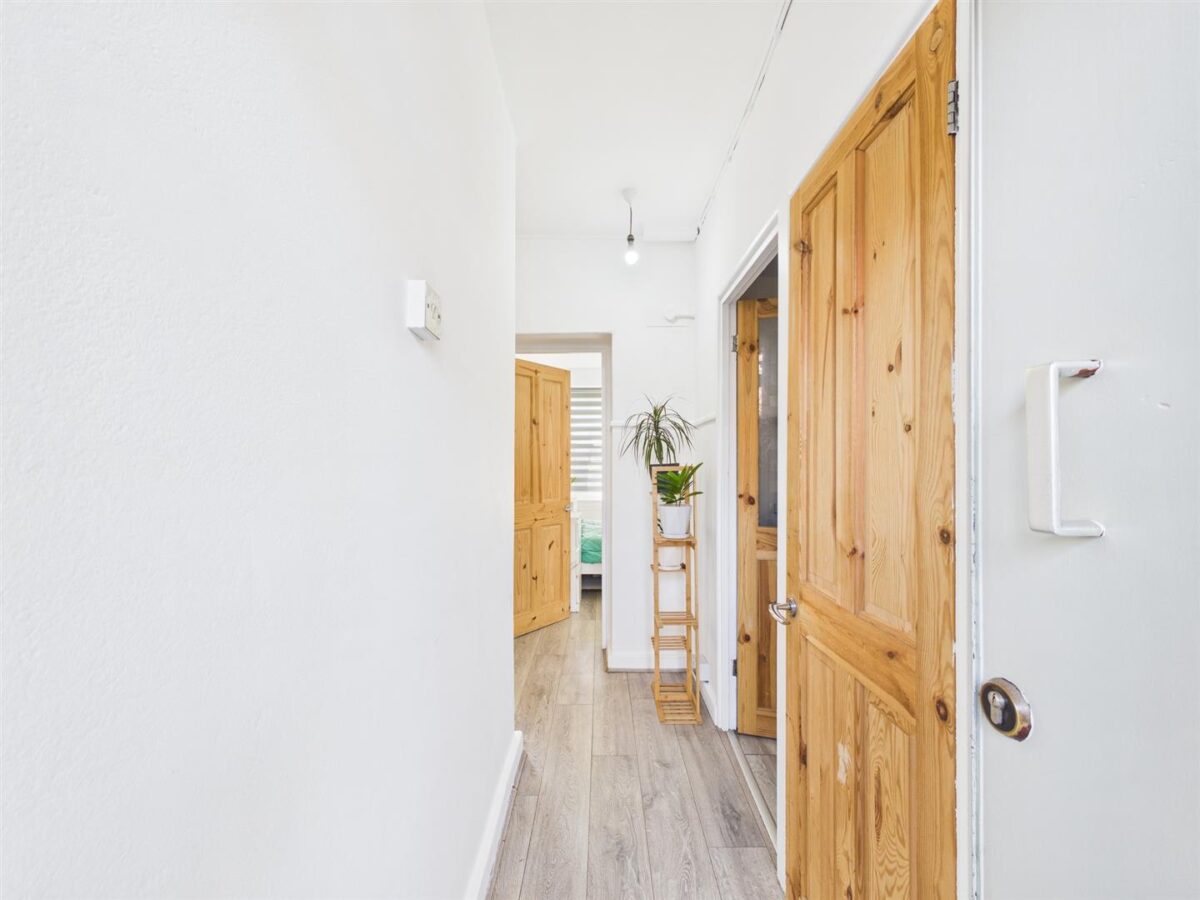 Lynmouth Road, London