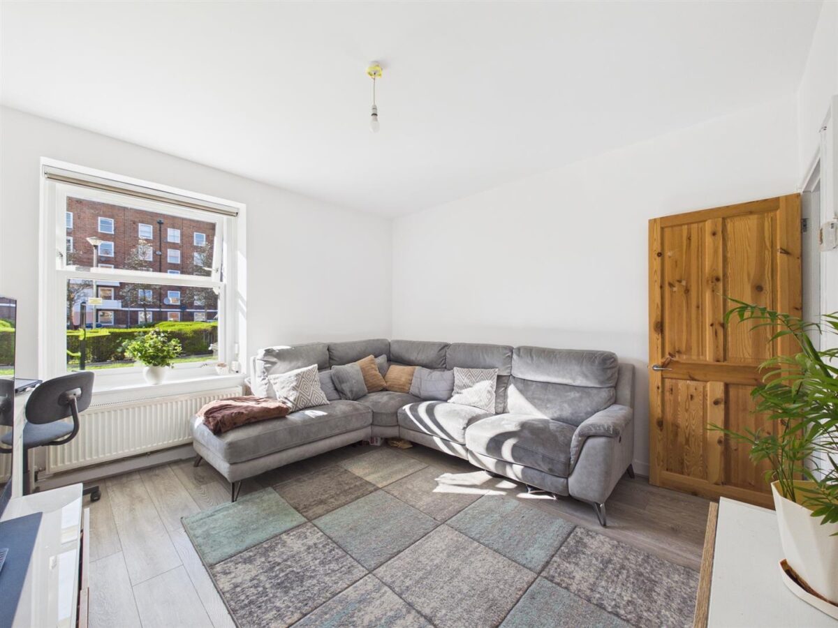 Lynmouth Road, London