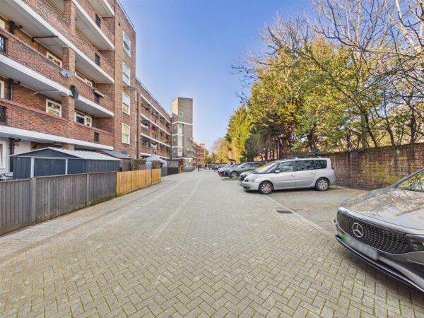 Lynmouth Road, London