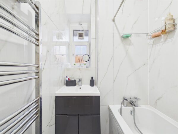 Lynmouth Road, London