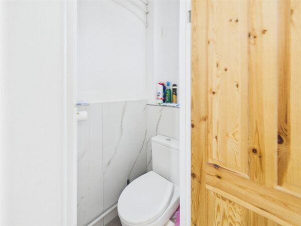 Lynmouth Road, London