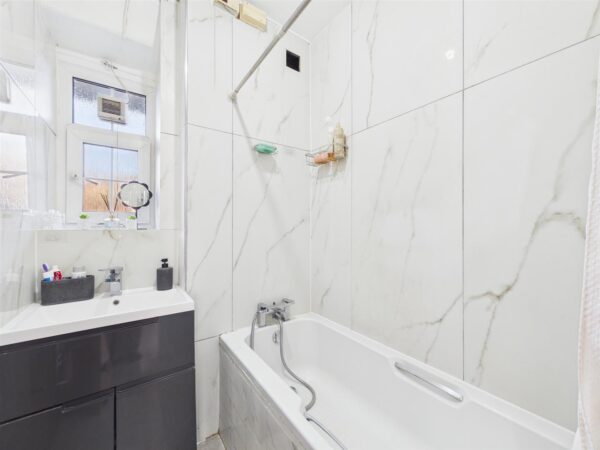 Lynmouth Road, London