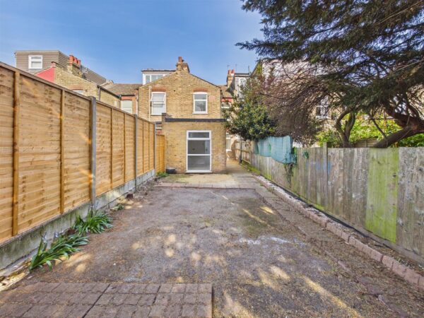 Clonmell Road, London