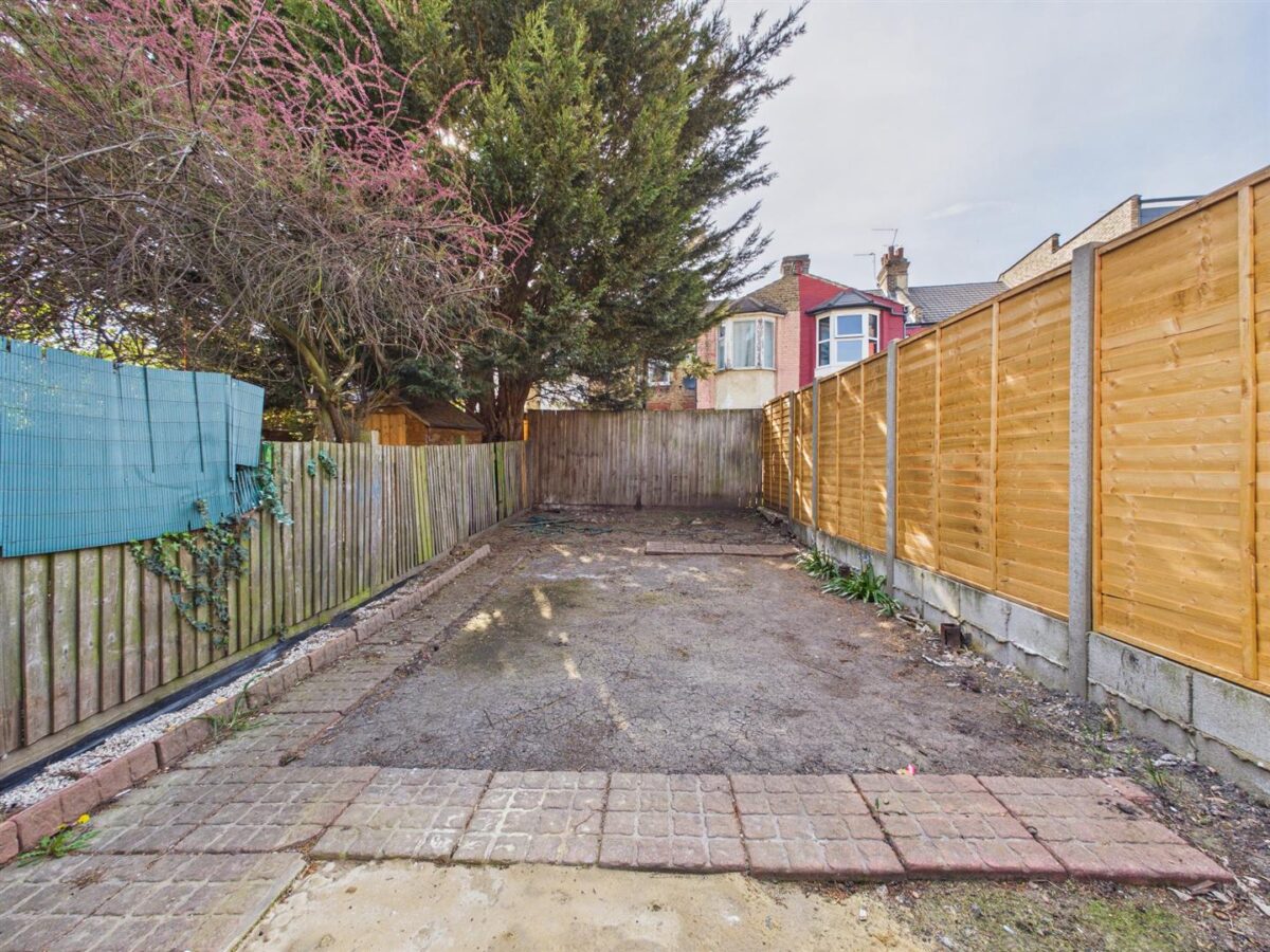 Clonmell Road, London