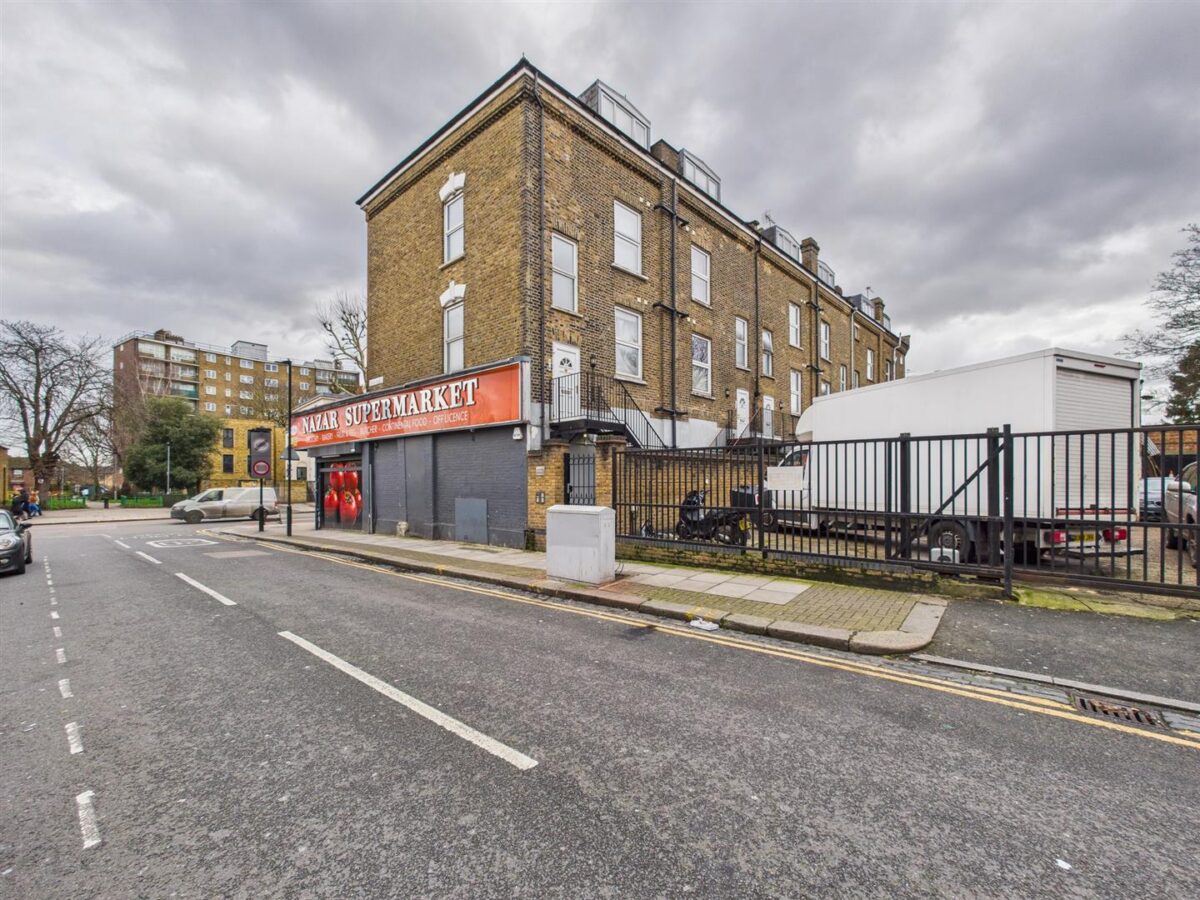 Cedar Road, London