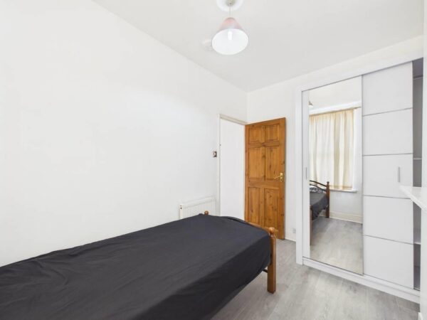 Asplins Road, London