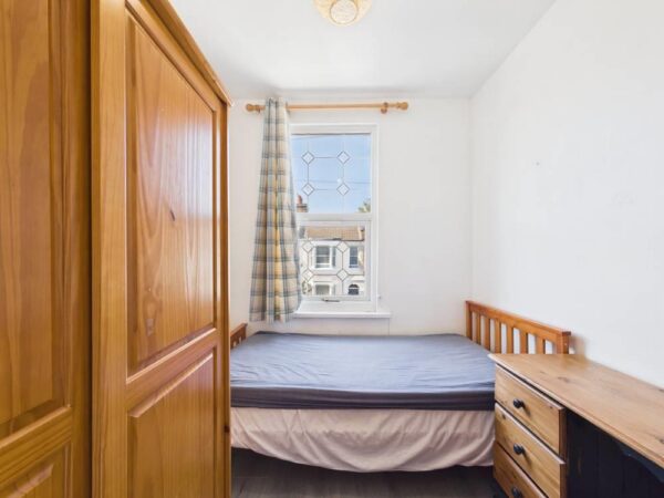 Asplins Road, London