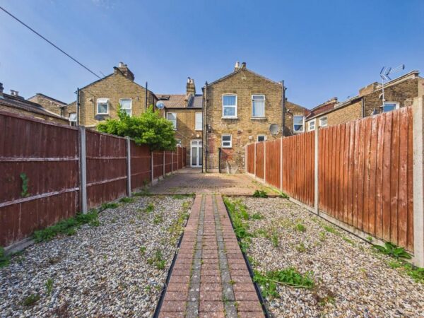 Asplins Road, London