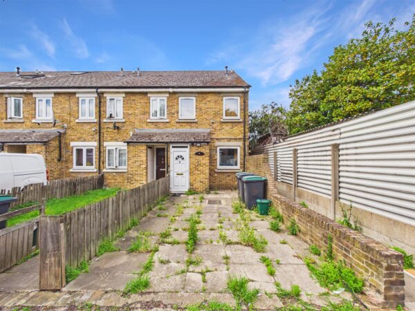 Spondon Road, London