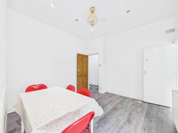 Asplins Road, London