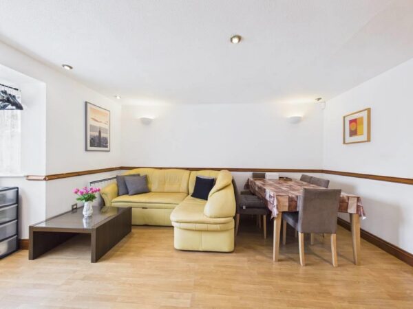 Bream Close, London