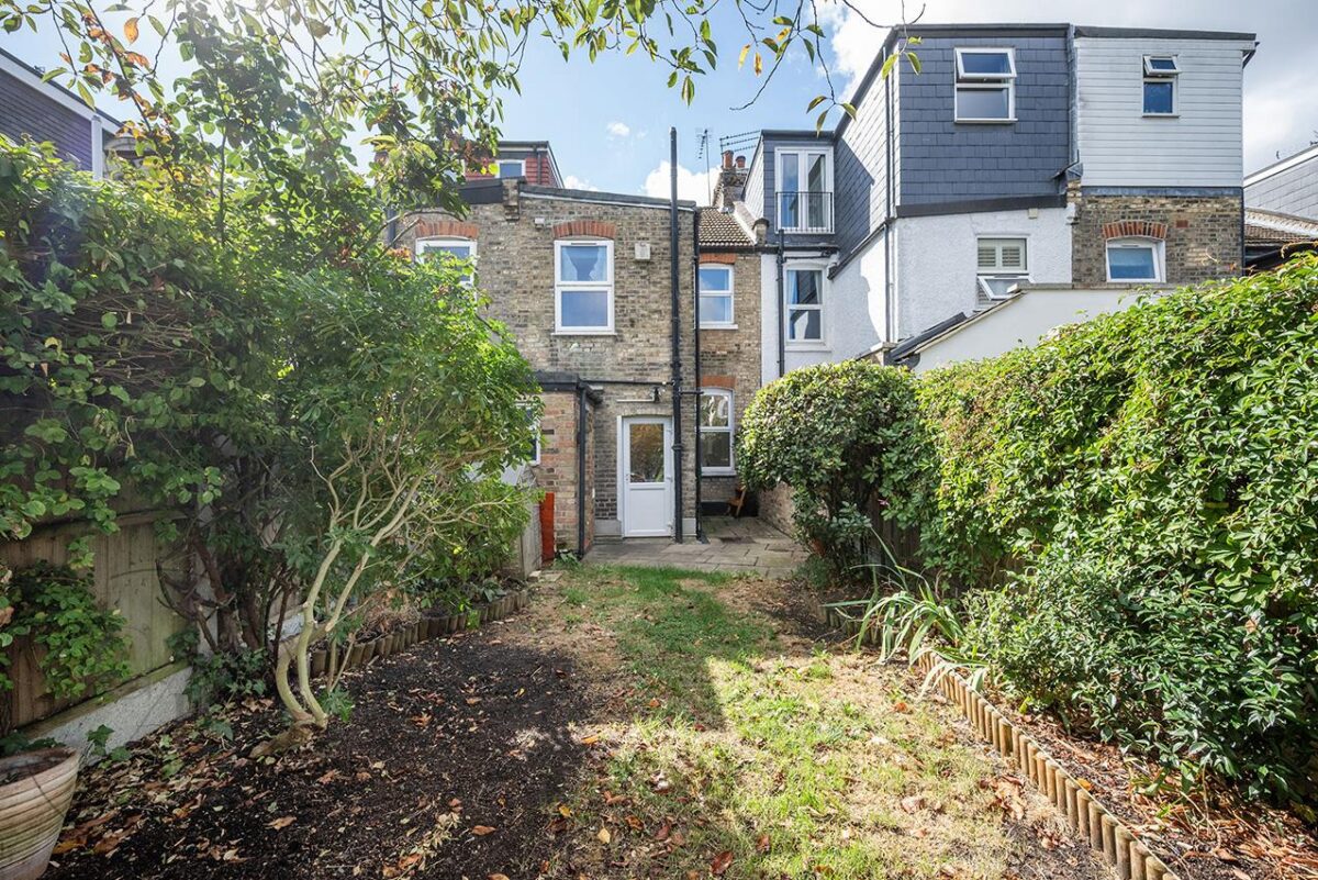 Roslyn Road, London
