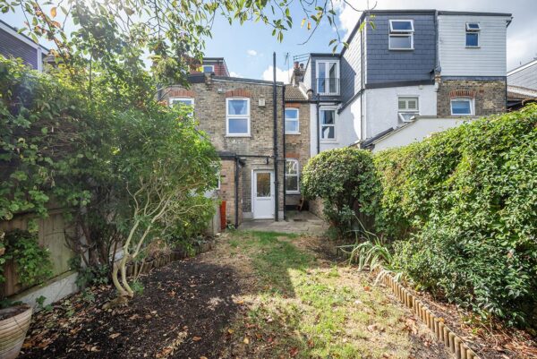 Roslyn Road, London