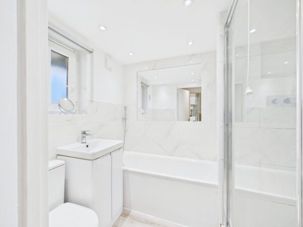 Victoria Crescent, London, N15