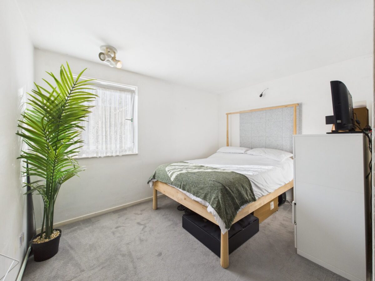 Victoria Crescent, London, N15