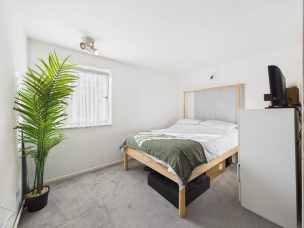 Victoria Crescent, London, N15