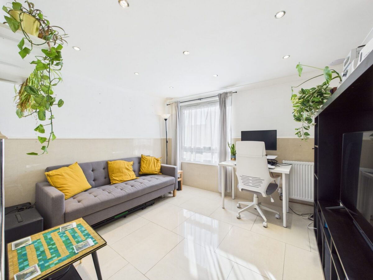 Victoria Crescent, London, N15
