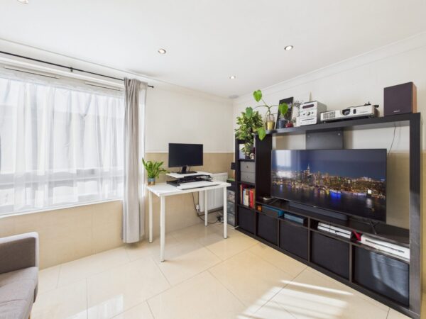 Victoria Crescent, London, N15
