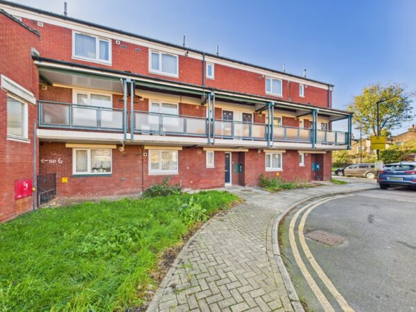 Victoria Crescent, London, N15
