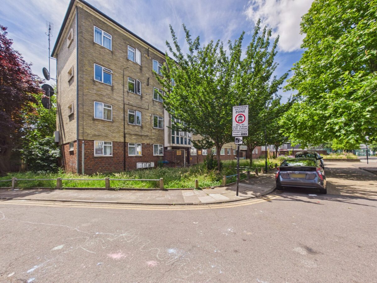 High Cross Road, London, N17