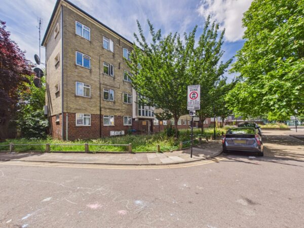 High Cross Road, London, N17