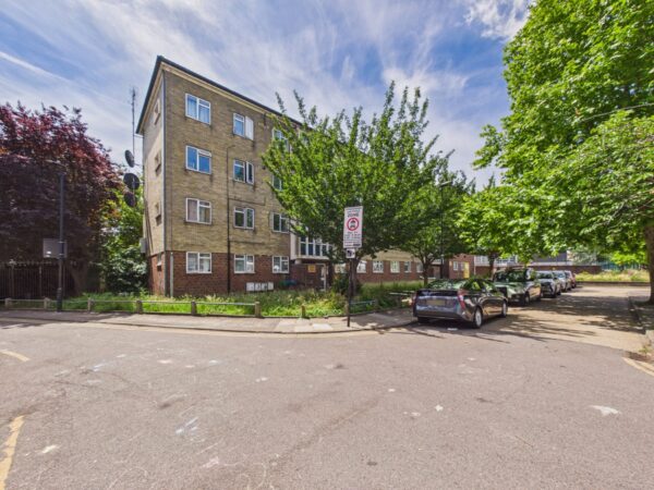 High Cross Road, London, N17