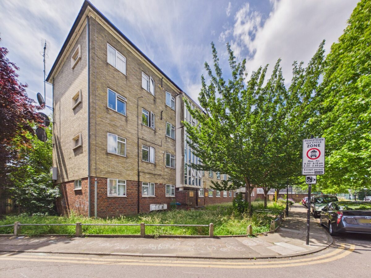 High Cross Road, London, N17