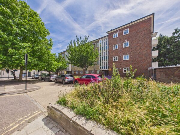 High Cross Road, London, N17