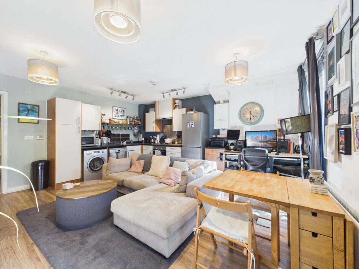Isobel Place, London, N15