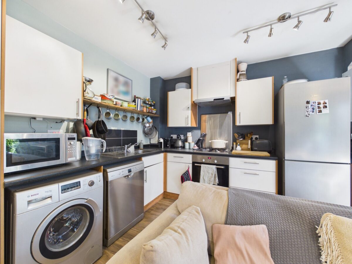 Isobel Place, London, N15