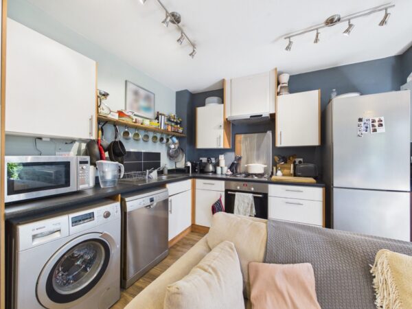Isobel Place, London, N15