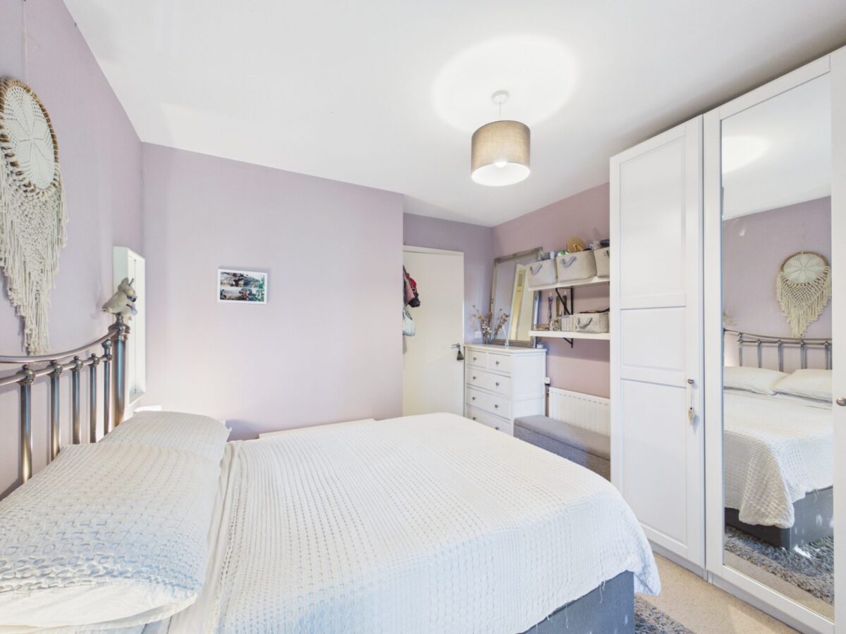 Isobel Place, London, N15