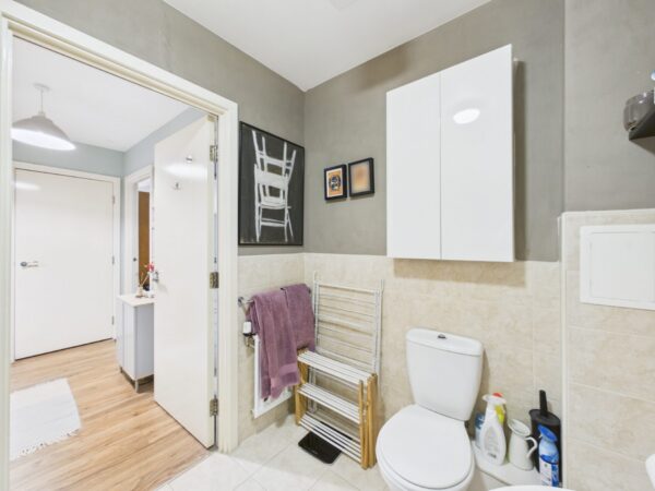 Isobel Place, London, N15