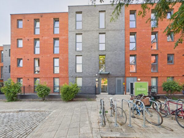 Isobel Place, London, N15