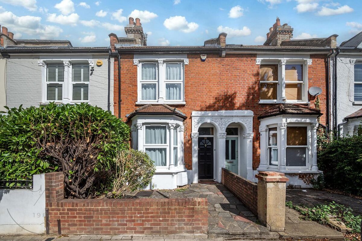 Roslyn Road, London