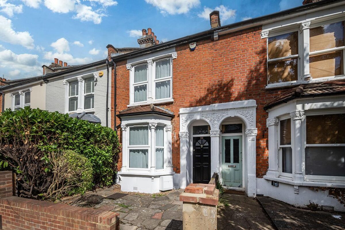 Roslyn Road, London