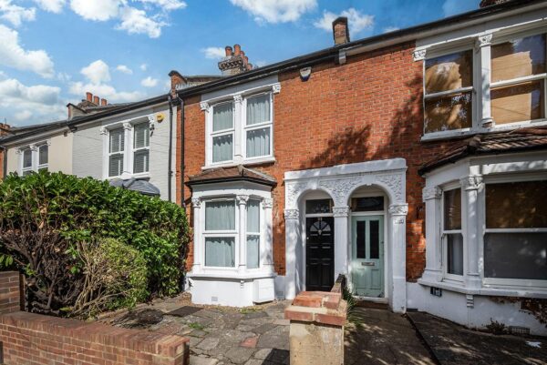 Roslyn Road, London