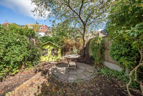 Roslyn Road, London