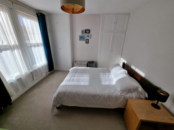 Roslyn Road, London