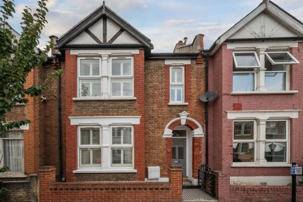 Morrison Avenue, London