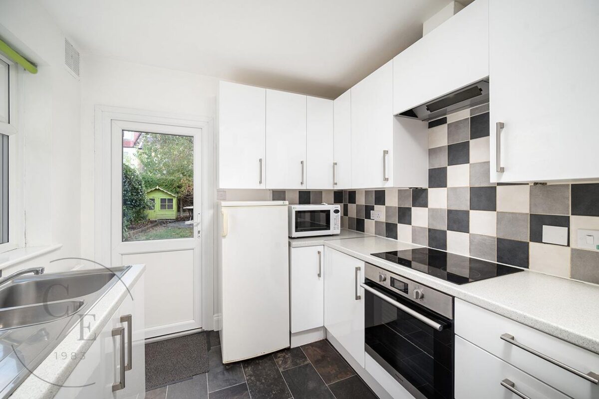 Roslyn Road, London